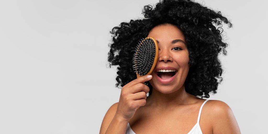 Como Escovar o Cabelo Perfeitamente em Casa: Guia Completo com Dicas e Produtos Essenciais
